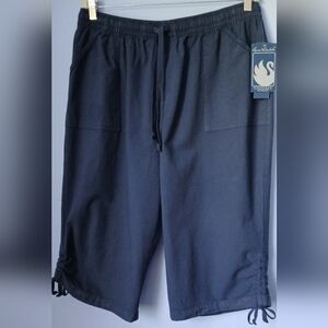 Gloria Vanderbilt Navy Capris